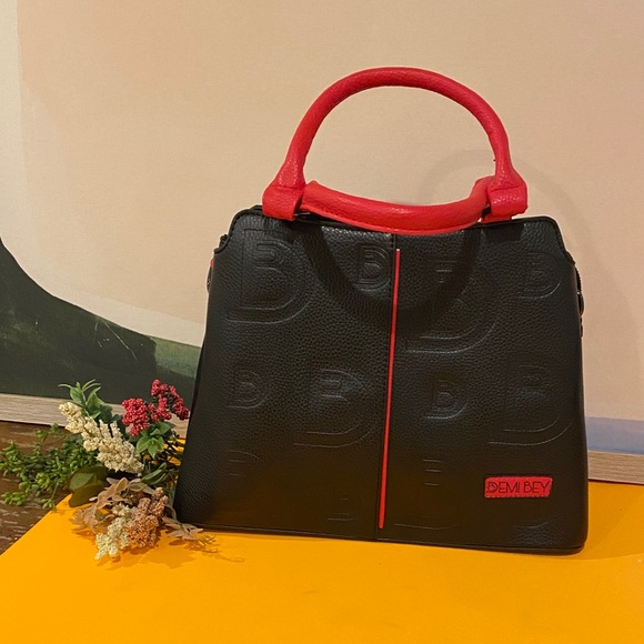 Black and Red Women's Handbag - Picture 7 of 9